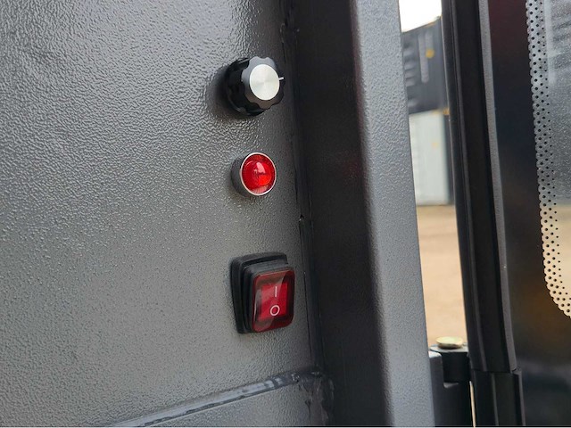 2025 - okg - dy-2000 - straatveegmachine - afbeelding 8 van  15