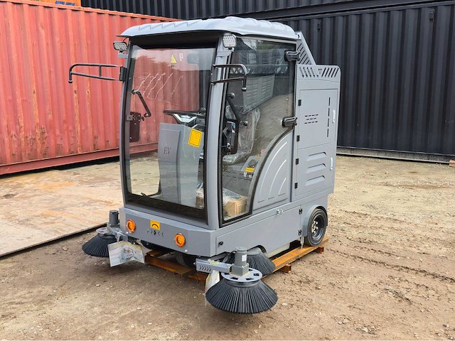 2025 - okg - dy-2000 - straatveegmachine - afbeelding 4 van  11
