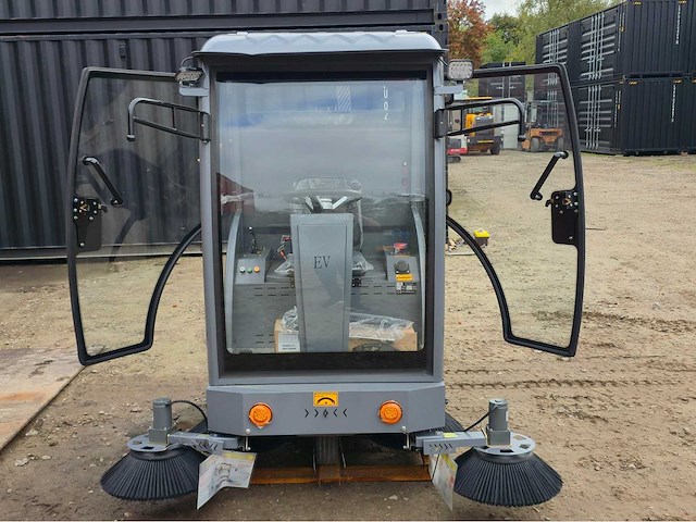 2025 - okg - dy-2000 - straatveegmachine - afbeelding 11 van  11