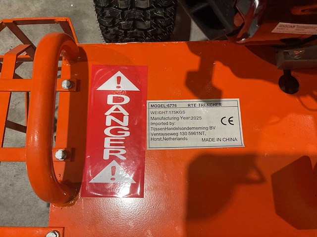 2025 - rte 6776 sleuvengraafmachine - afbeelding 1 van  13