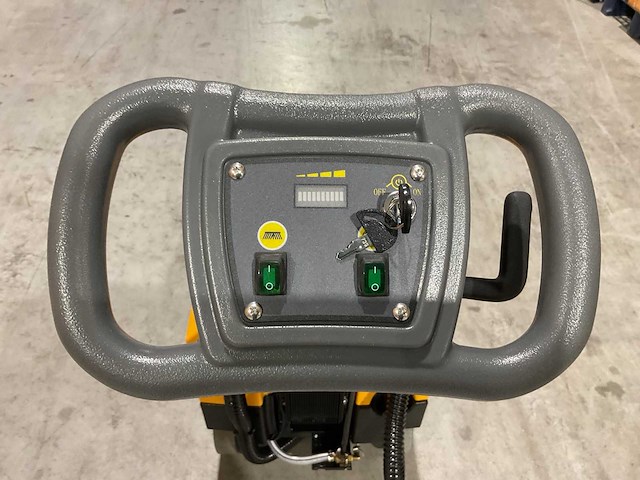 2025 - rte fs40 schrobmachine - afbeelding 4 van  19