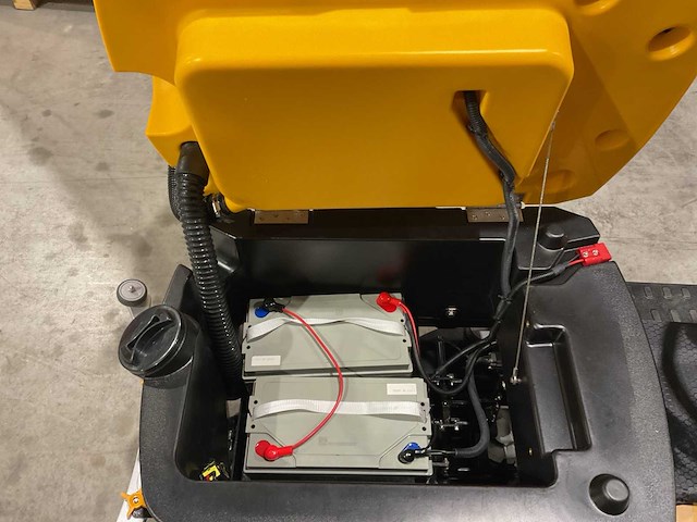 2025 - rte rofs-70 schoonmaakwagen - afbeelding 16 van  25