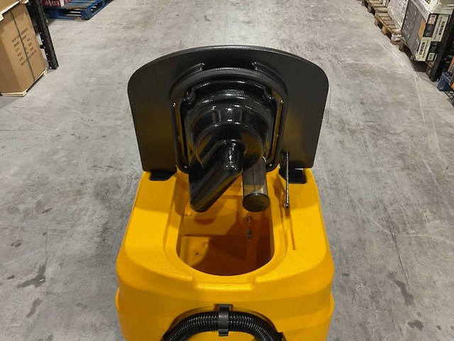 2025 - rte rofs-70 schoonmaakwagen - afbeelding 7 van  25