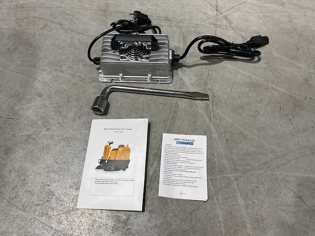 2025 - rte sw80 straatveegmachine - afbeelding 9 van  19