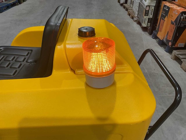 2025 - rte sw80 straatveegmachine - afbeelding 15 van  19