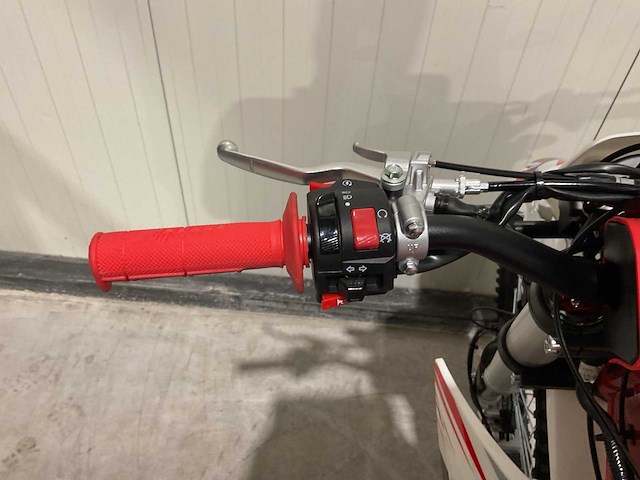 2025 - ultra cross thunder 300 blauw agb40-1 motorfiets - afbeelding 10 van  24