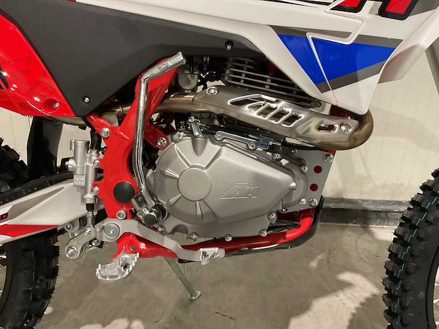 2025 - ultra cross thunder 300 blauw agb40-1 motorfiets - afbeelding 11 van  24