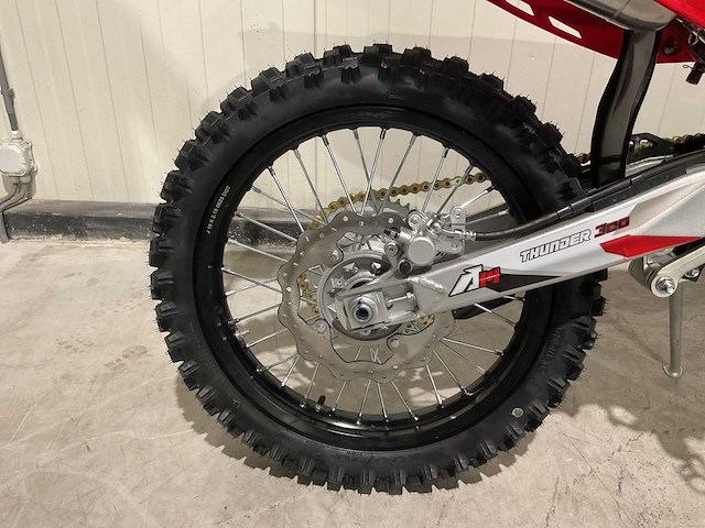 2025 - ultra cross thunder 300 blauw agb40-1 motorfiets - afbeelding 16 van  24