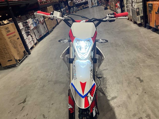 2025 - ultra cross thunder 300 rood agb40-1 motorfiets - afbeelding 18 van  23