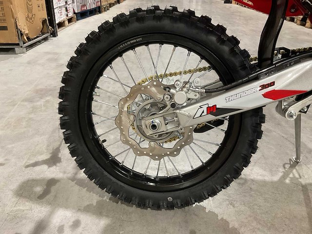 2025 - ultra cross thunder 300 rood agb40-1 motorfiets - afbeelding 21 van  23