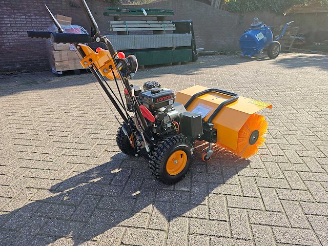 2025 - veegmachine met benzinemotor - afbeelding 5 van  15