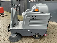 2025 a13 zelfrijdende veegmachine - afbeelding 6 van  10