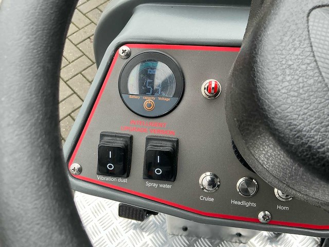 2025 a13 zelfrijdende veegmachine - afbeelding 10 van  10