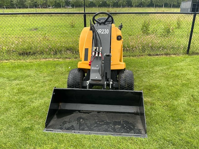2025 agt industrial hr230 mini shovel - afbeelding 12 van  16