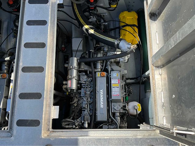 2025 blue-spirit 10.0 cabin fast crew tender - afbeelding 19 van  41