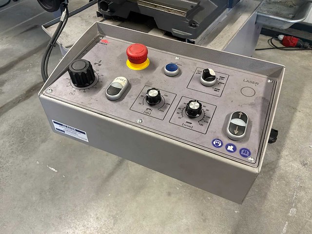 2025 bomar ergonomic 320.258 dgh semi automatische bandzaagmachine - afbeelding 5 van  11