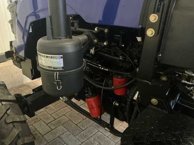 2025 bouman nm-t40 compacttractor met maaidek “ongebruikt” - afbeelding 33 van  47