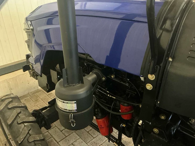 2025 bouman nm-t40 compacttractor met maaidek “ongebruikt” - afbeelding 32 van  47