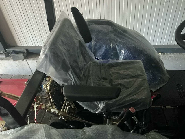 2025 bouman nm-t40 compacttractor met maaidek “ongebruikt” - afbeelding 4 van  47