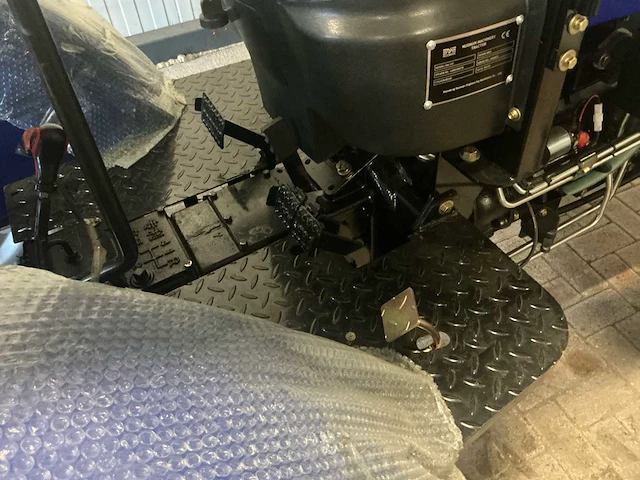 2025 bouman nm-t40 compacttractor met maaidek “ongebruikt” - afbeelding 16 van  47