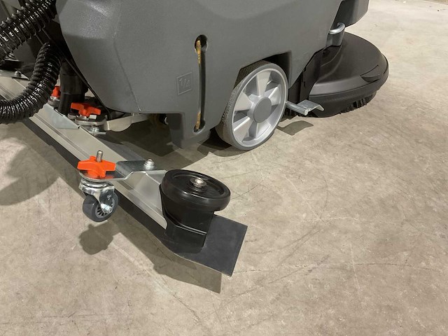 2025 daewoo dafl50a vloerreiniger - afbeelding 2 van  24