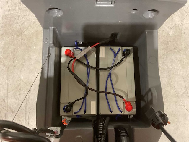 2025 daewoo dafr70 vloerreiniger - afbeelding 16 van  35