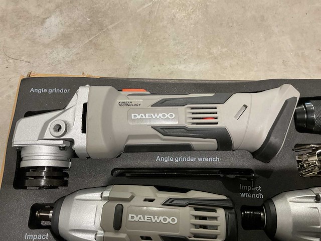 2025 daewoo u-force 4 in 1 gereedschapsset - afbeelding 8 van  12