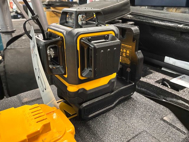 2025 dewalt dcle34031 bouwlaser - afbeelding 2 van  6