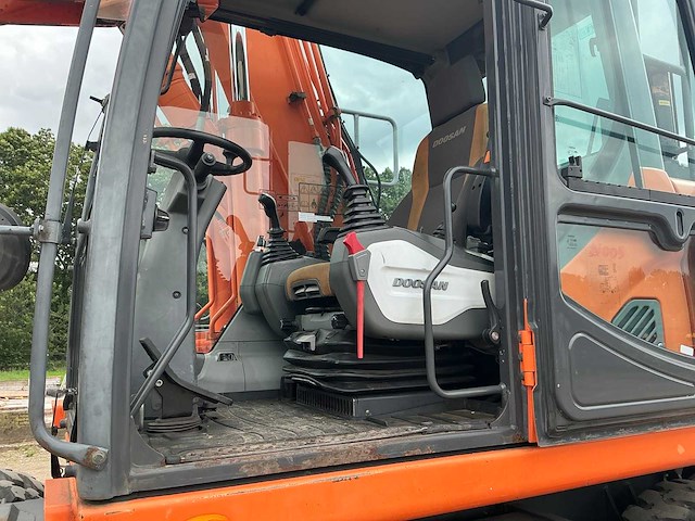 2025 doosan dx140-3 banden graafmachine - afbeelding 21 van  35