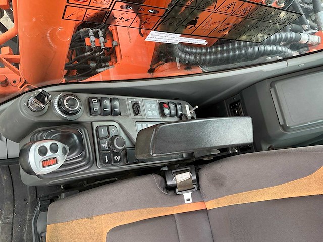 2025 doosan dx140-3 banden graafmachine - afbeelding 24 van  35