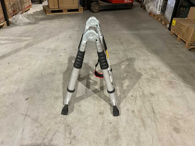 2025 elite vario 2x2,2 m telescoopladder - afbeelding 13 van  15