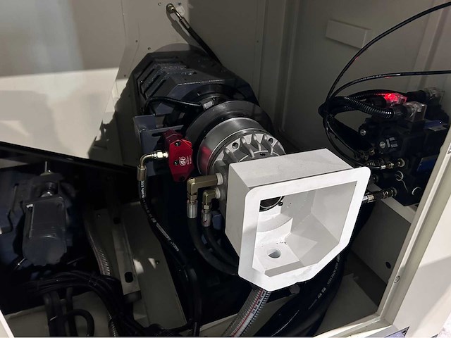 2025 glorymaq gm-60hy cnc-draaibank - afbeelding 7 van  20