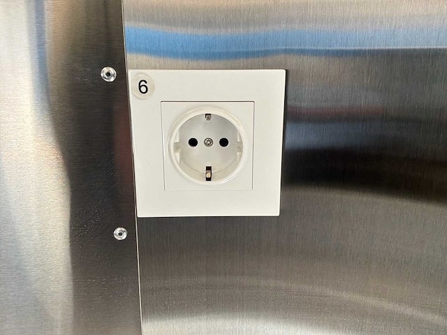 2025 gt airstream gold foodtruck - afbeelding 11 van  33