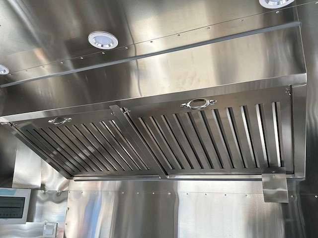 2025 gt airstream gold foodtruck - afbeelding 12 van  33