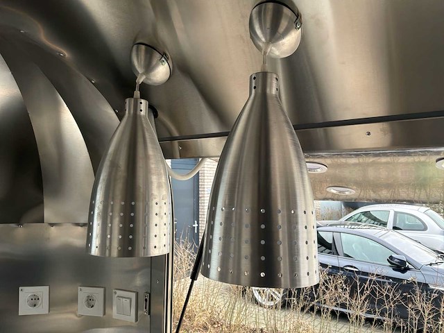 2025 gt airstream gold foodtruck - afbeelding 13 van  33