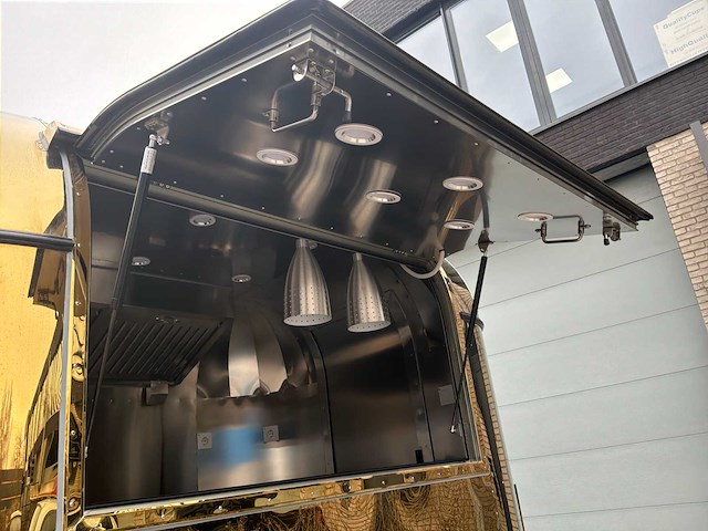 2025 gt airstream gold foodtruck - afbeelding 16 van  33