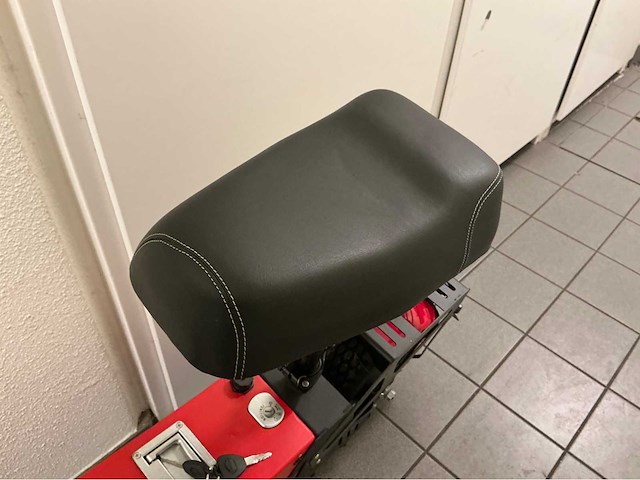 2025 hank electrische e-scoot scootmobiel - rood - afbeelding 3 van  31