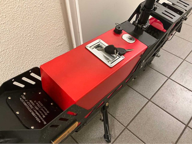 2025 hank electrische e-scoot scootmobiel - rood - afbeelding 13 van  31