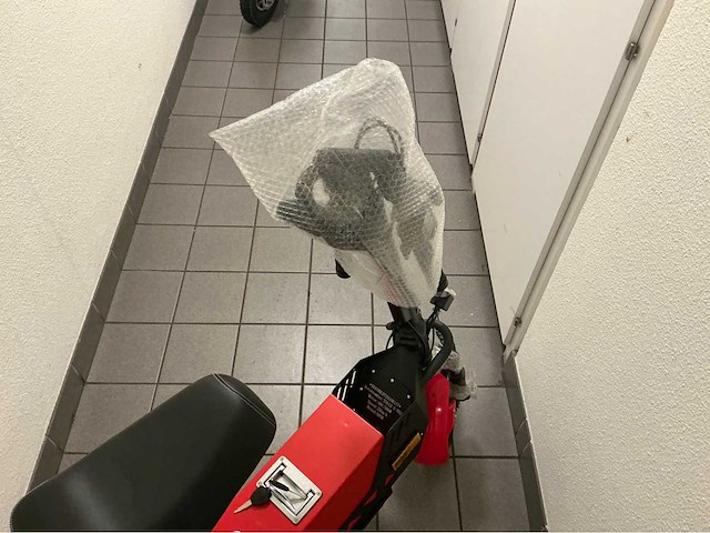 2025 hank electrische e-scoot scootmobiel - rood - afbeelding 17 van  31