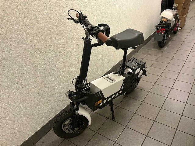 2025 hank electrische e-scoot scootmobiel - wit - afbeelding 19 van  25