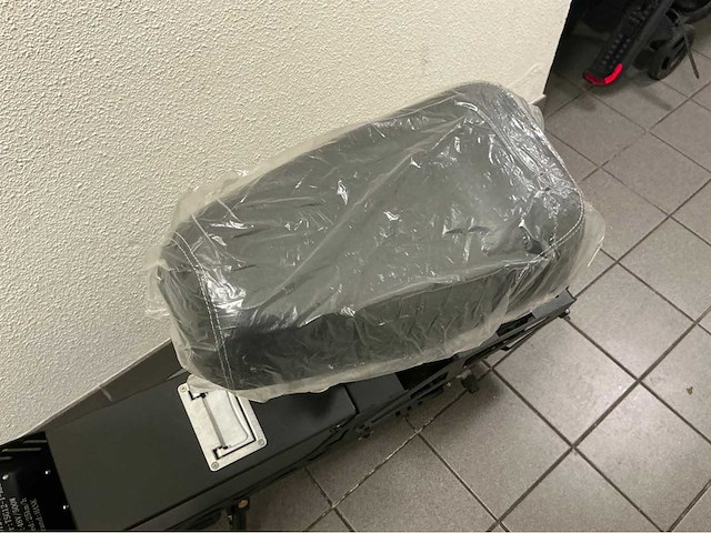 2025 hank electrische e-scoot scootmobiel - zwart - afbeelding 8 van  21