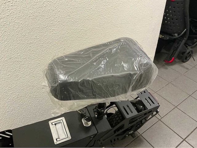 2025 hank electrische e-scoot scootmobiel - zwart - afbeelding 19 van  21