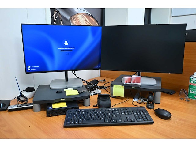 2025 hp prodesk 4 mini g1i windows 11 pro intel core ultra 5 235t desktop inclusief 2 monitoren - afbeelding 1 van  5