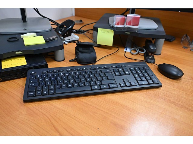 2025 hp prodesk 4 mini g1i windows 11 pro intel core ultra 5 235t desktop inclusief 2 monitoren - afbeelding 4 van  5