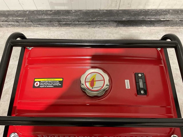 2025 huttenberg h8500 op wielen met accu stroomgenerator - afbeelding 17 van  53