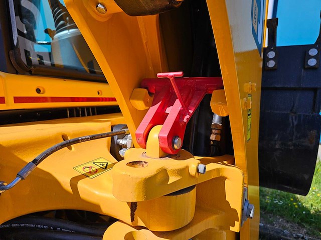 2025 jcb 3dx graaflaadmachine - afbeelding 12 van  31