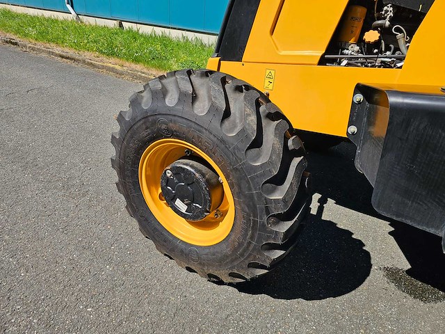 2025 jcb 3dx graaflaadmachine - afbeelding 28 van  31