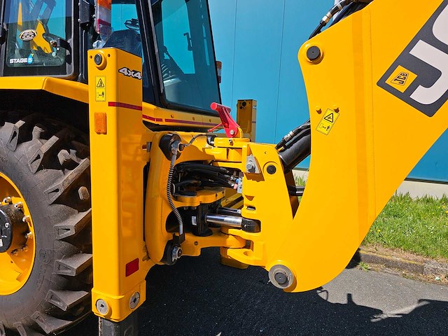 2025 jcb 3dx graaflaadmachine - afbeelding 9 van  31