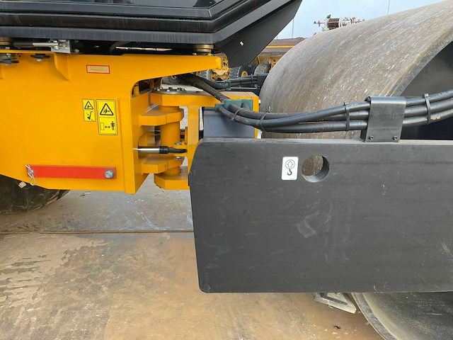 2025 jcb vm166d roller - afbeelding 6 van  11