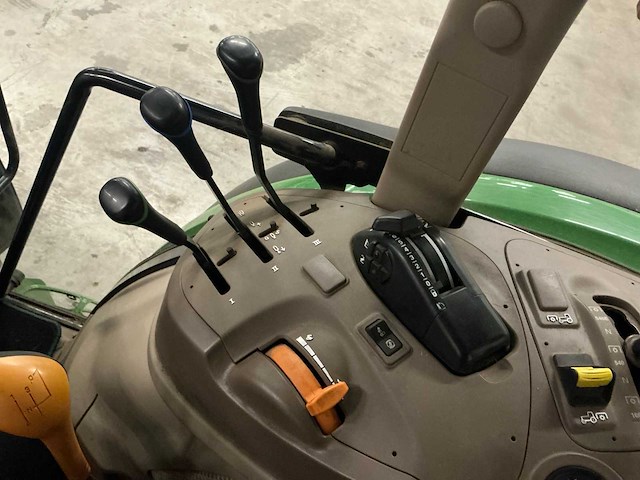 2025 john deere 5100m vierwielaangedreven landbouwtractor - afbeelding 6 van  17